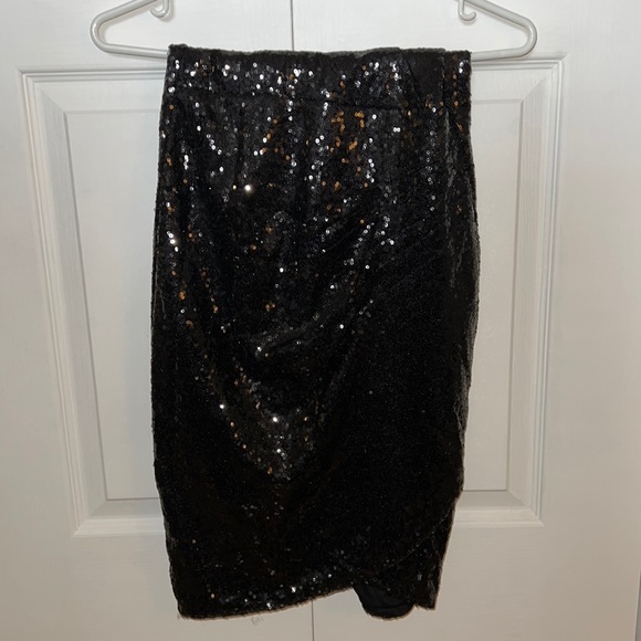 NWT Sequin Wrap Dress - Picture 4 of 7